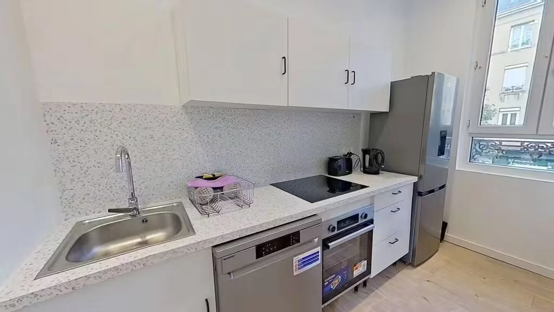 bölgesinde konforlu ve ferah öğrenci odası