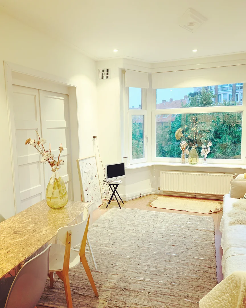 Habitación estudiantil económica con ubicación conveniente en 
