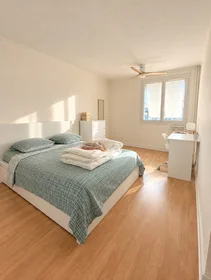 Quarto privado em Rue Joachim du Bellay, imagem 1 de 5