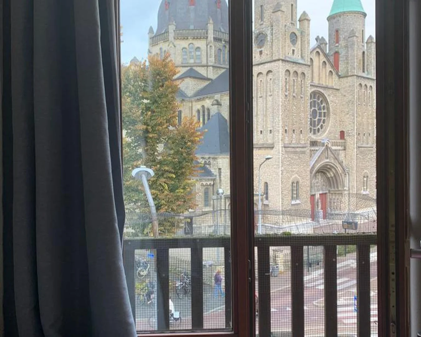 Economical student room with convenient location in 