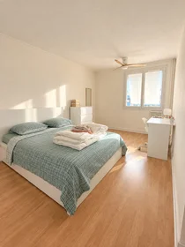 Quarto privado em Rue Joachim du Bellay, imagem 6 de 6