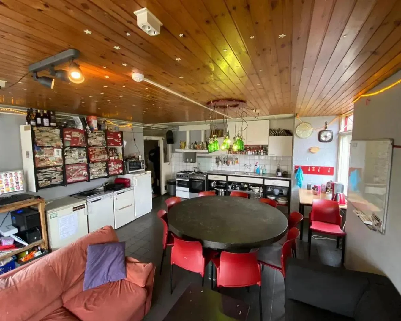 Economical student room with convenient location in 