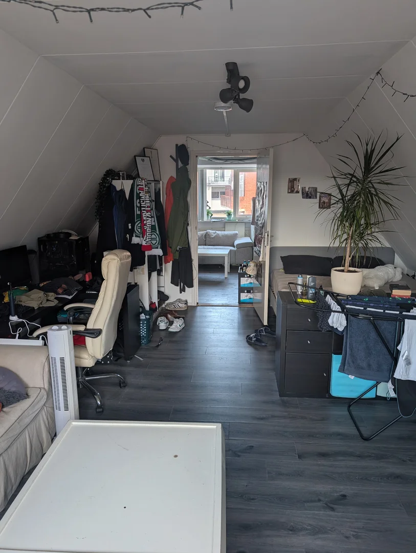 Habitación asequible para estudiantes con buena iluminación en 