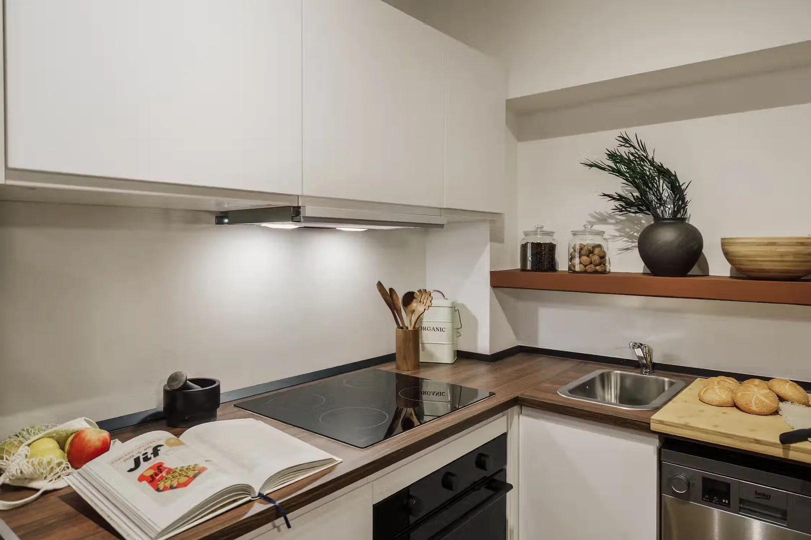 Cómodo estudio para vivir como estudiante en 