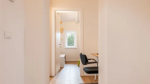 Privatzimmer in der Via Uberto Mondolfi, bild 32 von 49