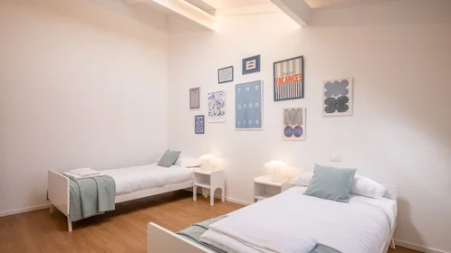 Privatzimmer in der Via Uberto Mondolfi, bild 39 von 49