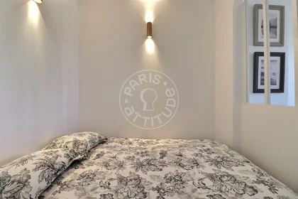 Entire apartment at Villa Paul Verlaine, image 14 of 17