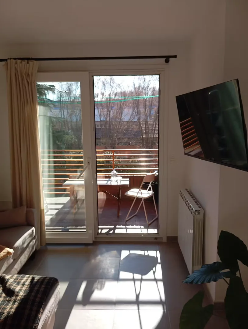 Chambre d'étudiant à avec espace d'étude et installations communes
