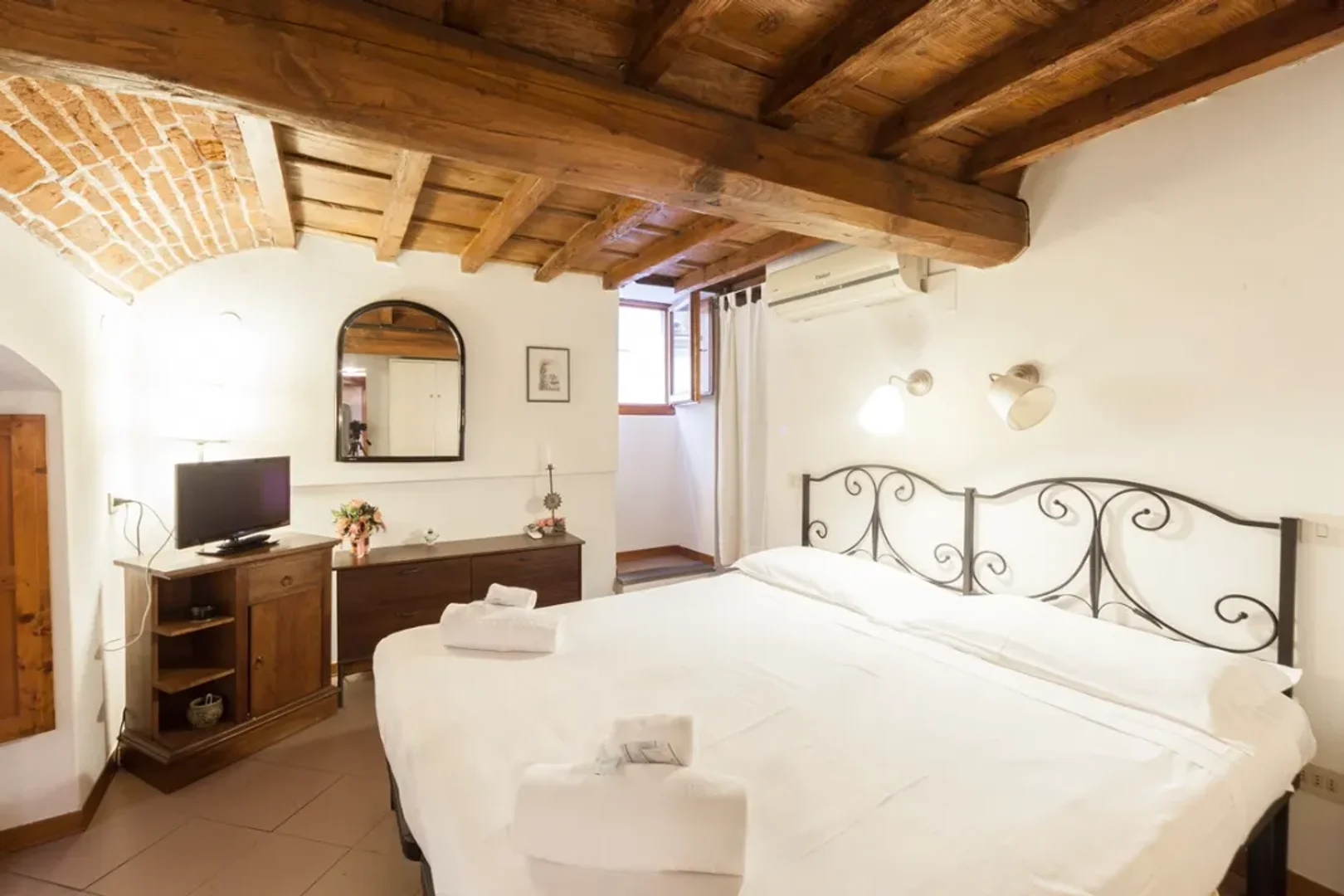 Via Lambertesca 8, first floor