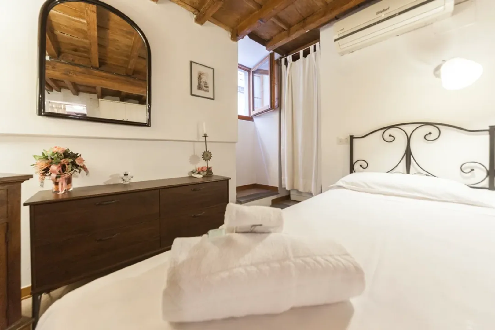 Via Lambertesca 8, first floor