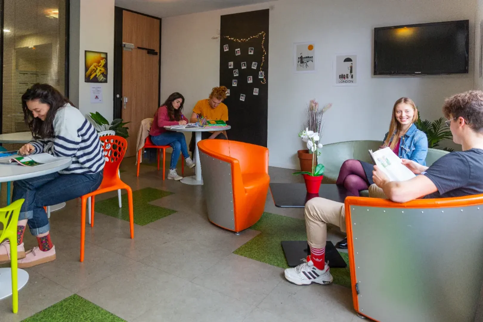 Ekonomiczny pokój studencki z dogodną lokalizacją w 