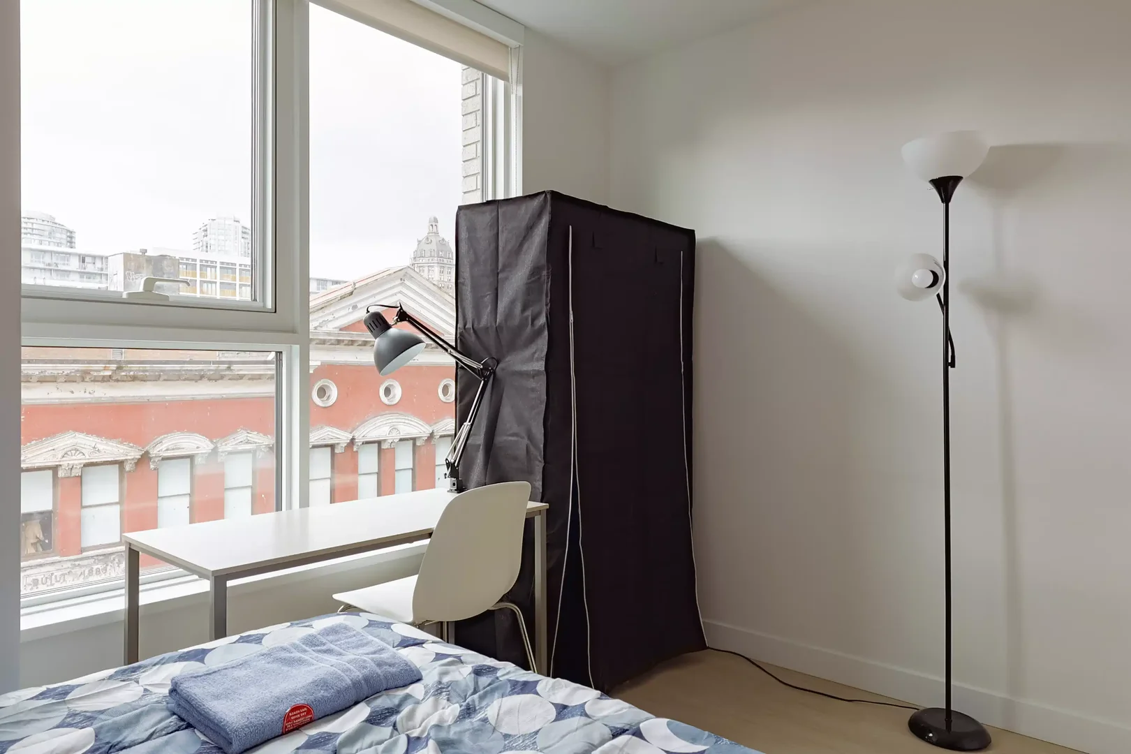Chambre d'étudiant confortable et spacieuse dans 