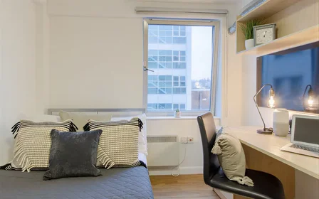 Private room at Union Road, image 1 of 10