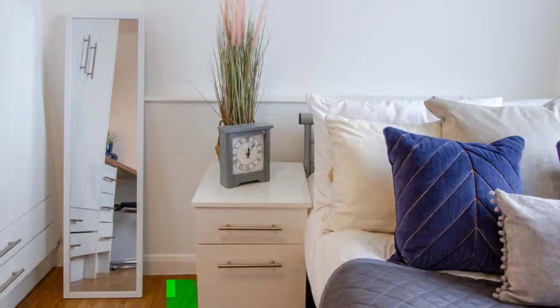 Cozy room for students available in 