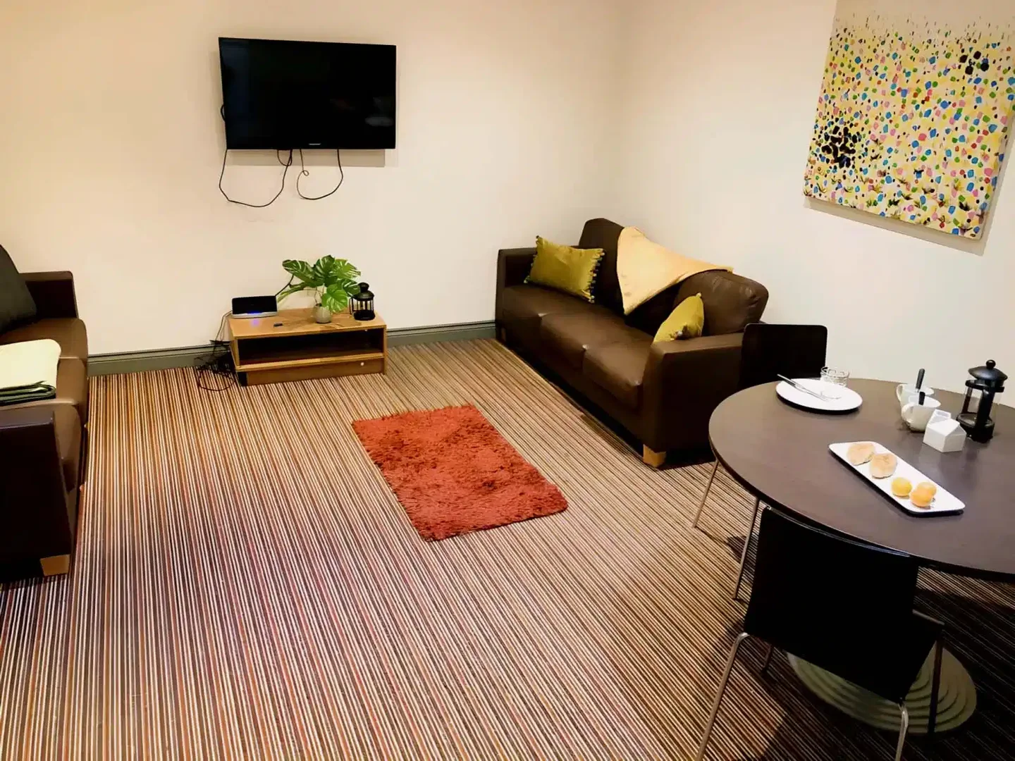Habitación estudiantil amplia y cómoda en 