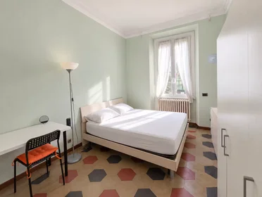 Stanza privata in Viale Edoardo Jenner, Farini, immagine 1 di 8