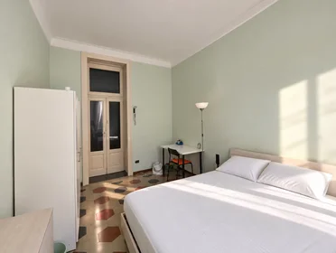 Stanza privata in Viale Edoardo Jenner, Farini, immagine 2 di 8