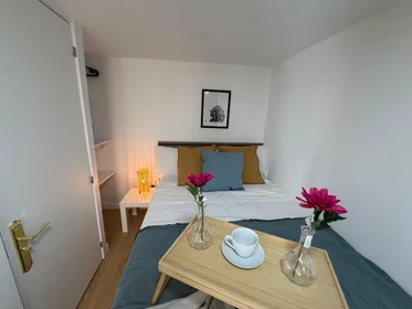 Private room at Calle de Hortaleza, Centro, image 7 of 10
