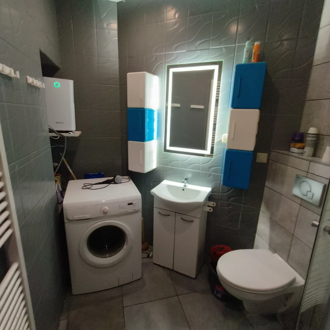 Room for rent in student apartment in , fully furnished