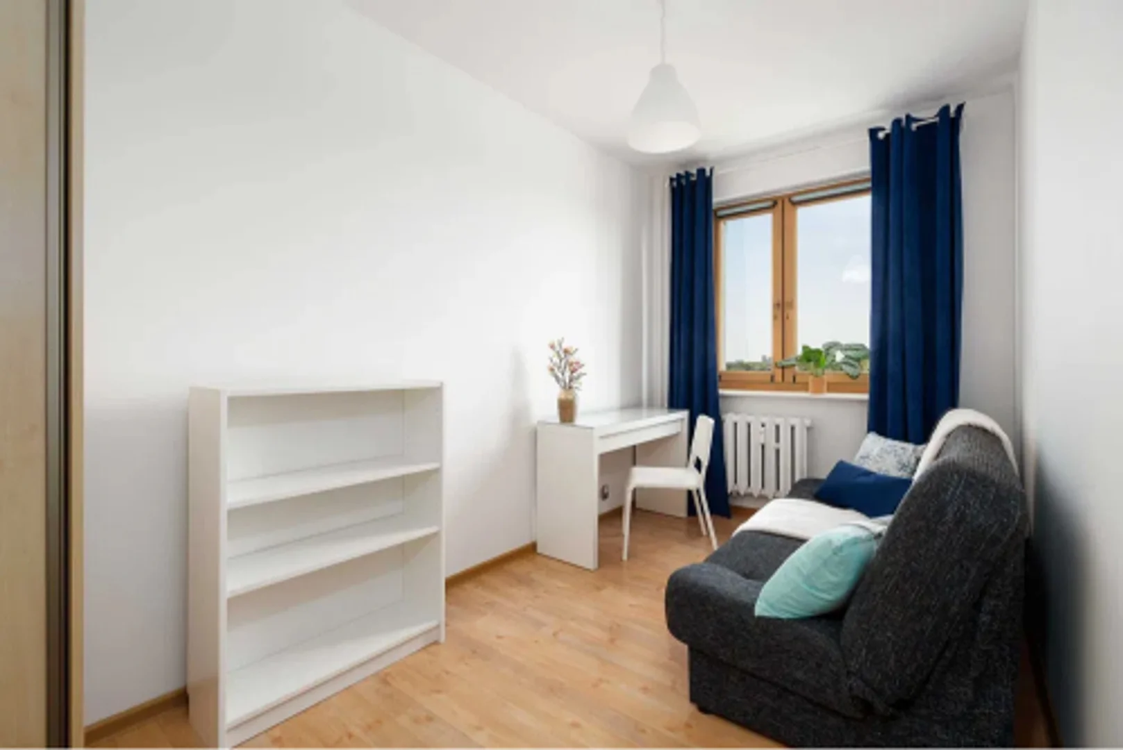 Habitación estudiantil económica con ubicación conveniente en 