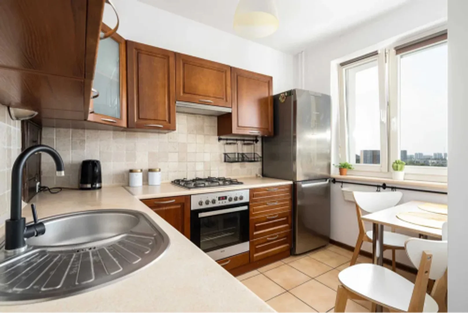 Habitación acogedora para estudiantes disponible en 
