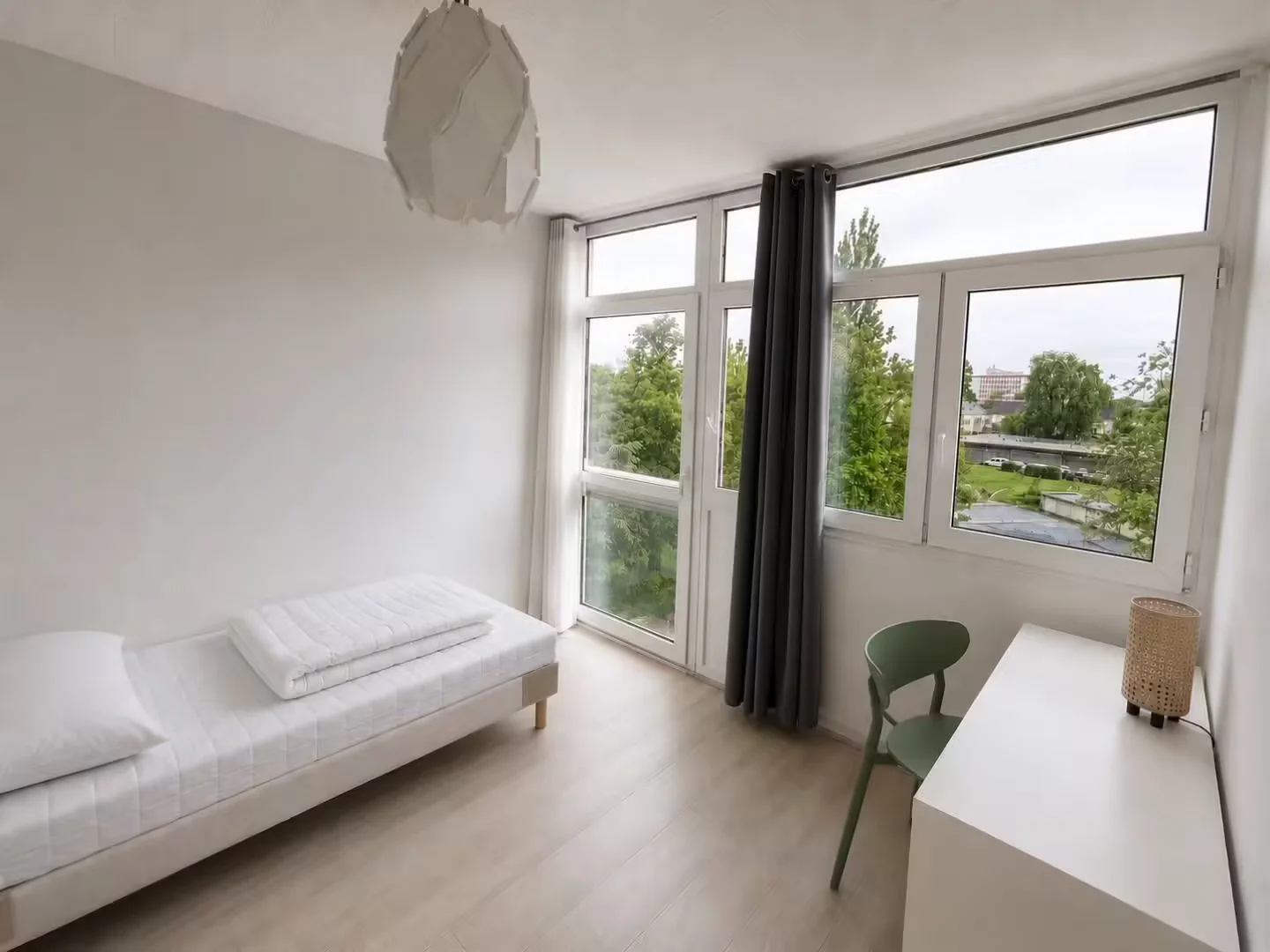 Habitación estudiantil económica cerca del campus en 