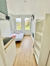 Private room at Nice, 06200, image 2 of 20