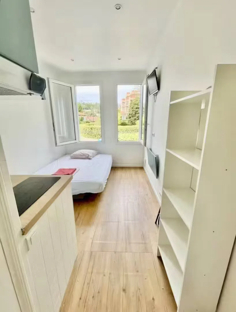 Cozy room for students available in 