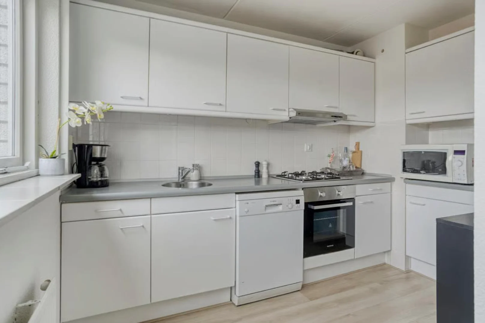 Habitación acogedora para estudiantes disponible en 