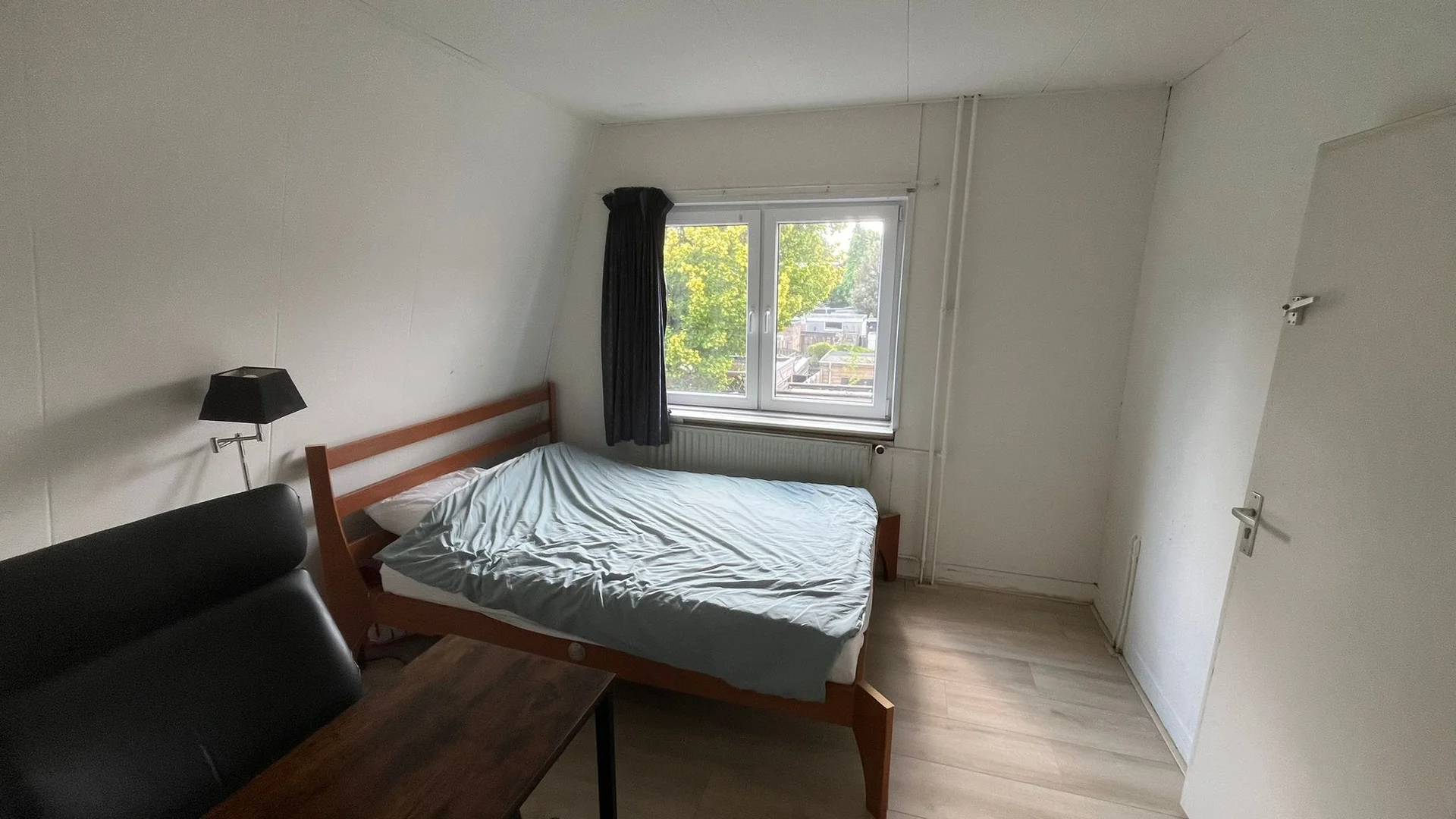 Habitación estudiantil económica cerca del campus en 