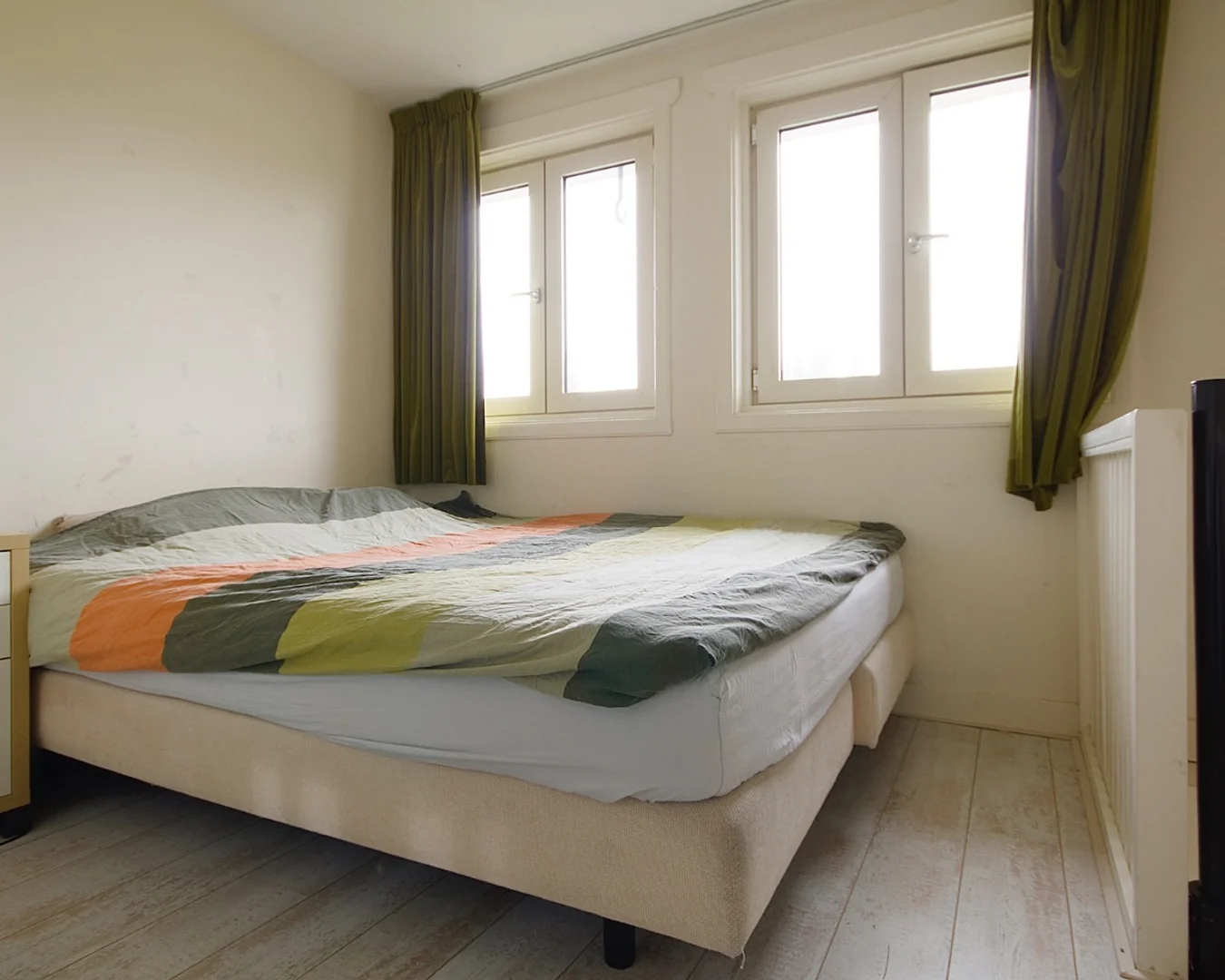 Bright and airy student room with easy university access in 