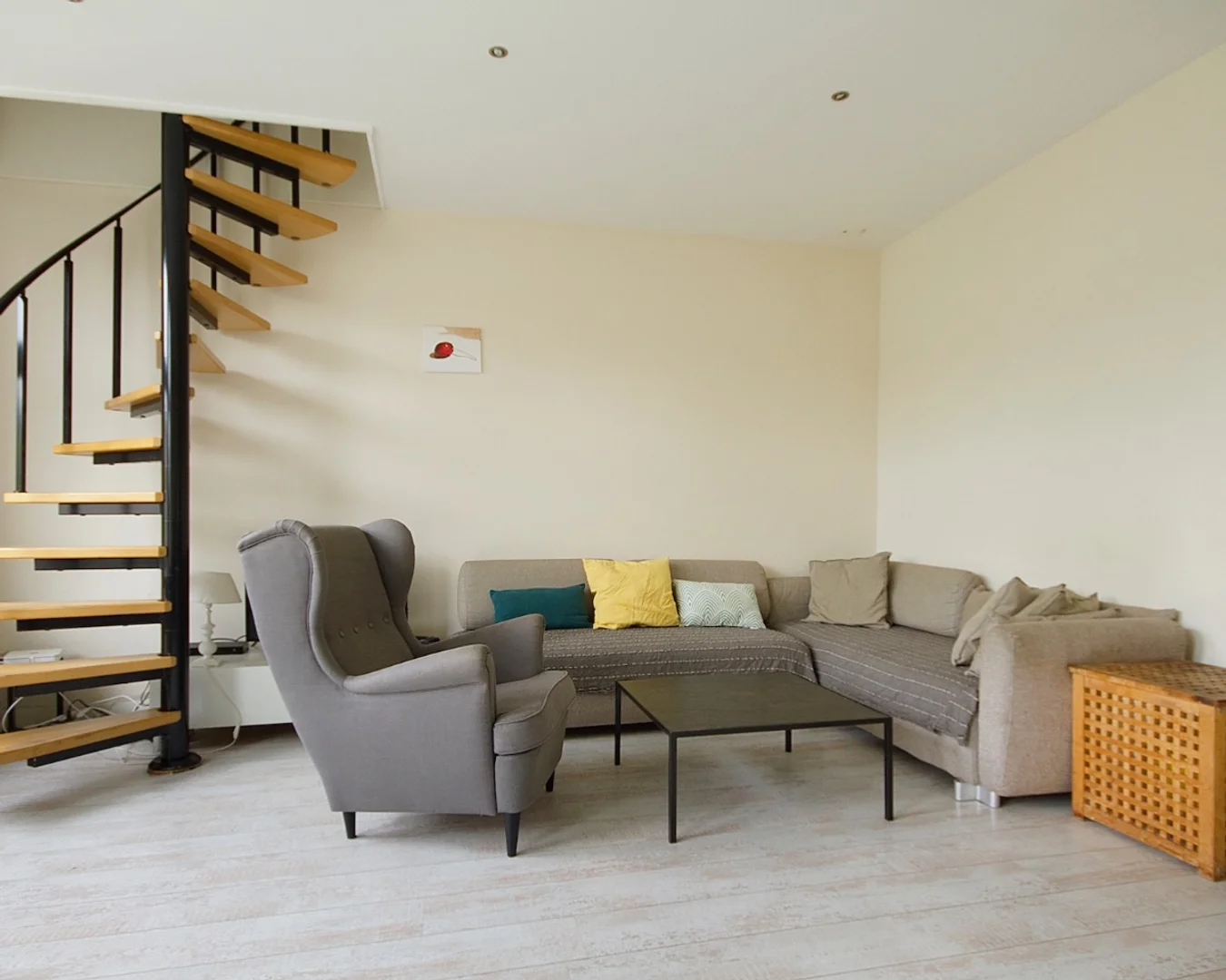 Room for rent in student apartment in , fully furnished