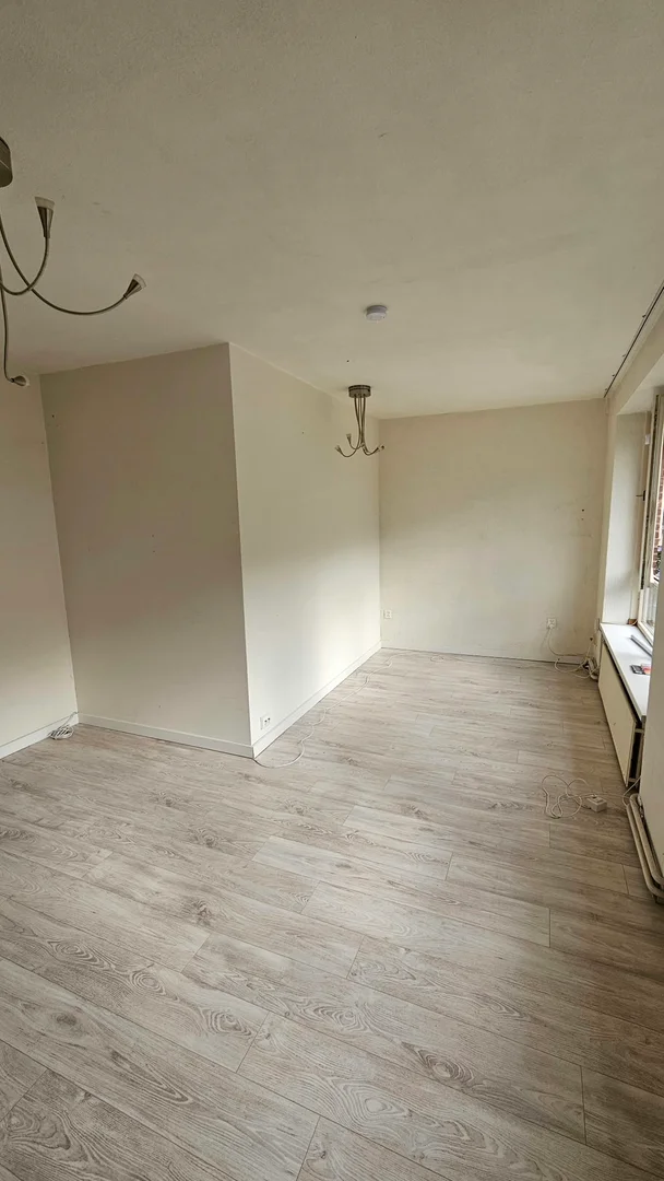 'de öğrenci dairesinde, tamamen mobilyalı kiralık oda