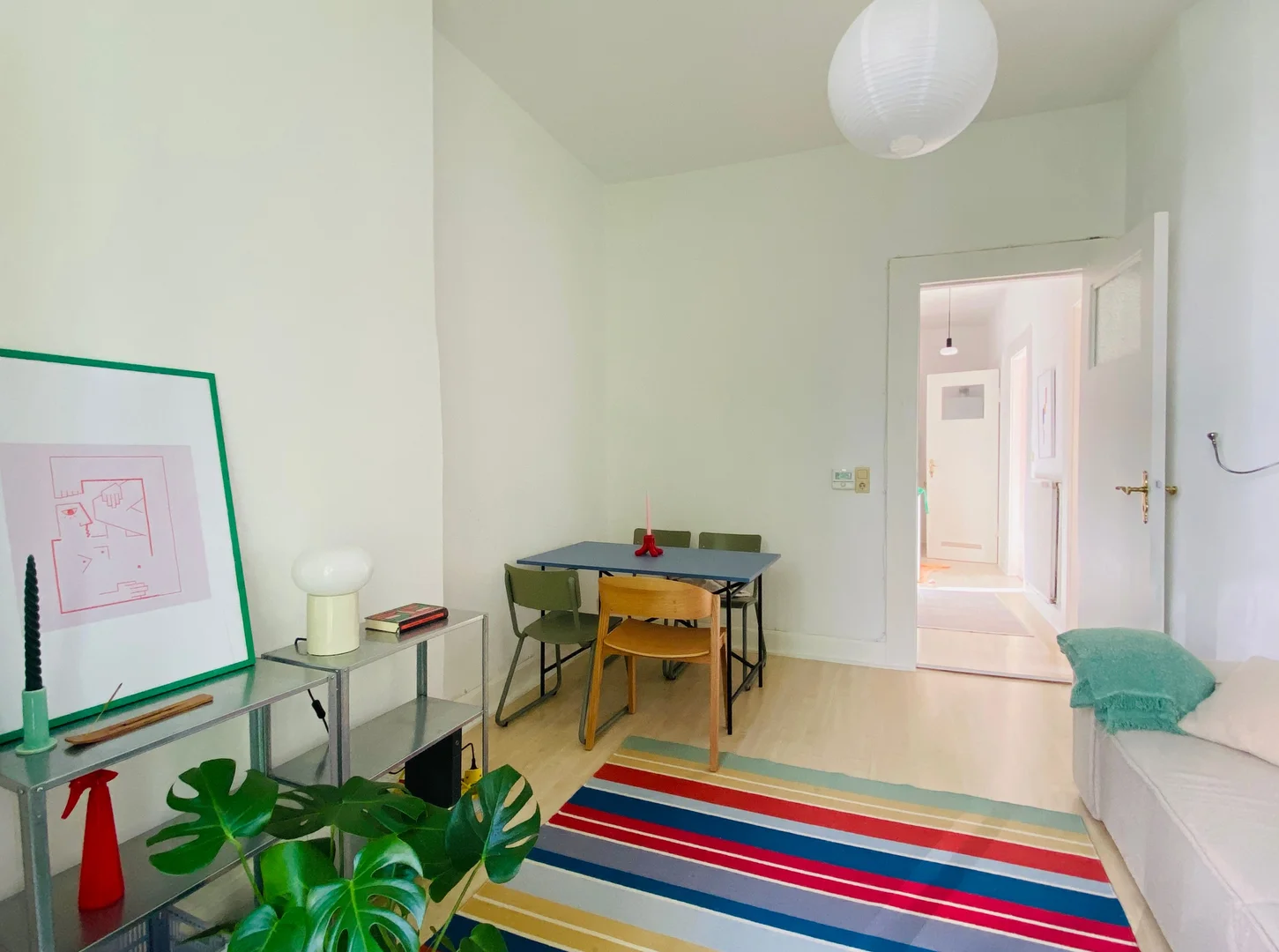 Camera per studenti in con area studio e servizi in comune