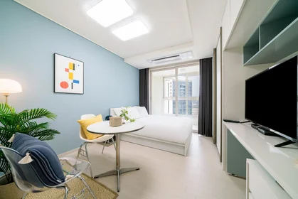 Estudio en residencia en 101, Art Center-daero 168beon-gil, Yeonsu-gu, Incheon, imagen 3 de 10