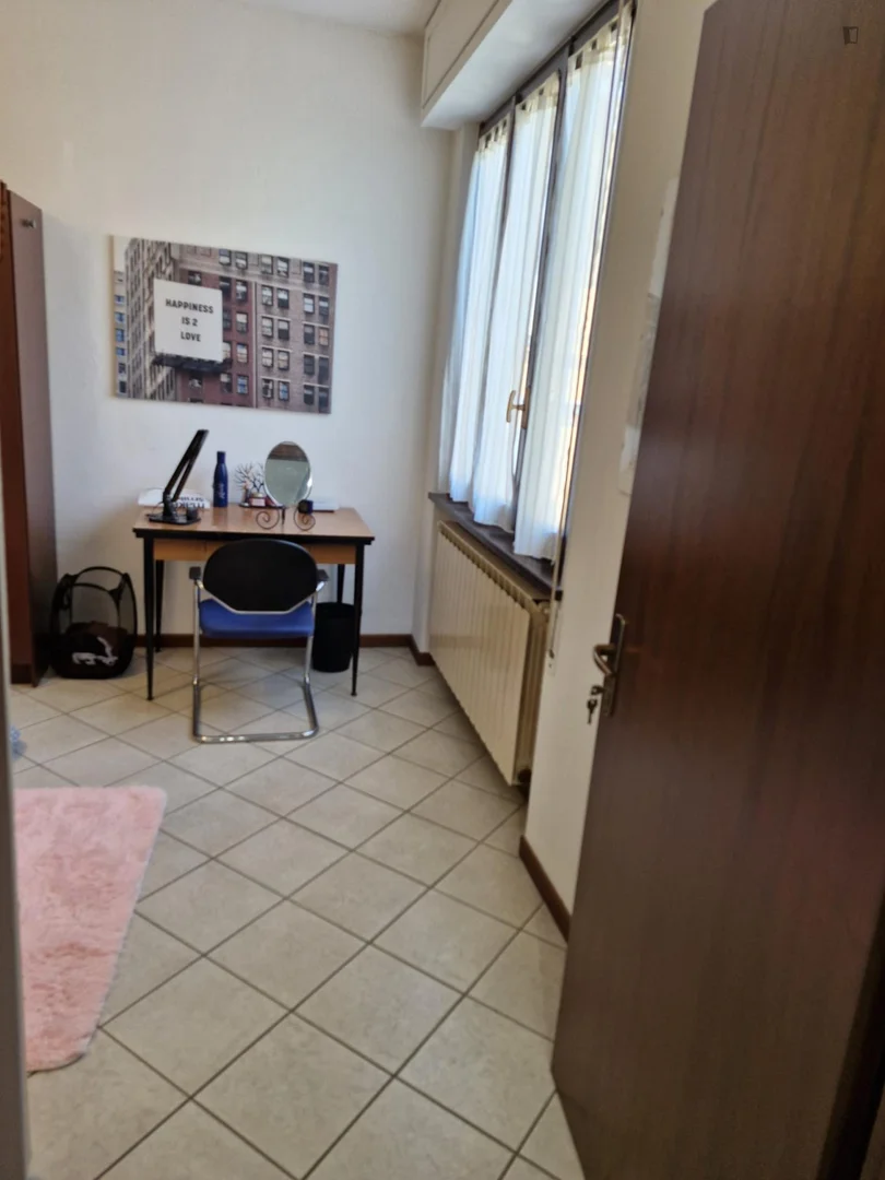 Quarto de estudante funcional perfeito para estudar em