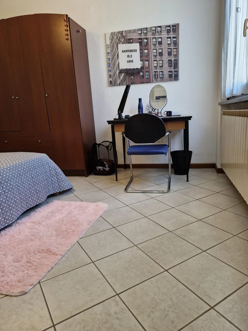 Quarto de estudante funcional perfeito para estudar em