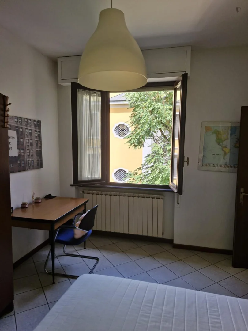 Quarto acolhedor para estudantes disponível em