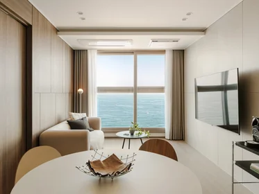 Alojamiento entero en residencia en 316 Jungang-ro, Sokcho, Gangwon-do, imagen 1 de 8