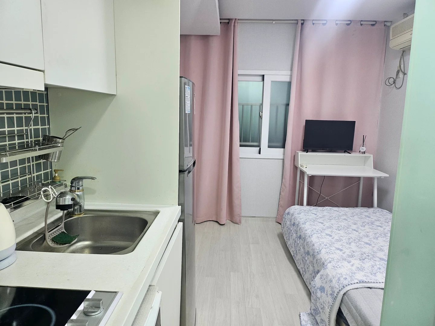 Habitación estudiantil amplia y cómoda en 
