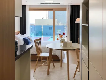 Monolocale in residence in 5 Yeondong 6-gil, Jeju-si, Jeju Special Self-Governing Province, immagine 4 di 8