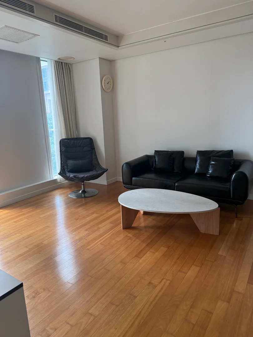 Asequible apartamento estudio con características esenciales en