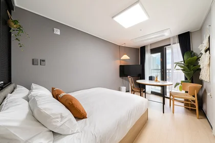 Estudio en residencia en 195 Haeoreum-ro, Sokcho-si, Gangwon Special Self-Governing Province, South Korea, imagen 1 de 11