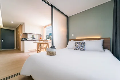 Monolocale in residence in 5 Yeondong 6-gil, Jeju-si, Jeju Special Self-Governing Province, immagine 6 di 9