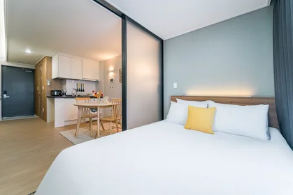 Monolocale in residence in 5 Yeondong 6-gil, Jeju-si, Jeju Special Self-Governing Province, immagine 7 di 9