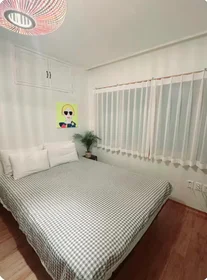 Alojamiento con 3 habitaciones en {area}