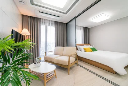 Monolocale in residence in 5 Yeondong 6-gil, Jeju-si, Jeju Special Self-Governing Province, immagine 1 di 8