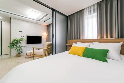 Monolocale in residence in 5 Yeondong 6-gil, Jeju-si, Jeju Special Self-Governing Province, immagine 3 di 8