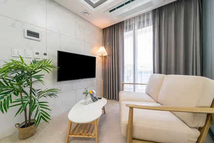 Monolocale in residence in 5 Yeondong 6-gil, Jeju-si, Jeju Special Self-Governing Province, immagine 4 di 8