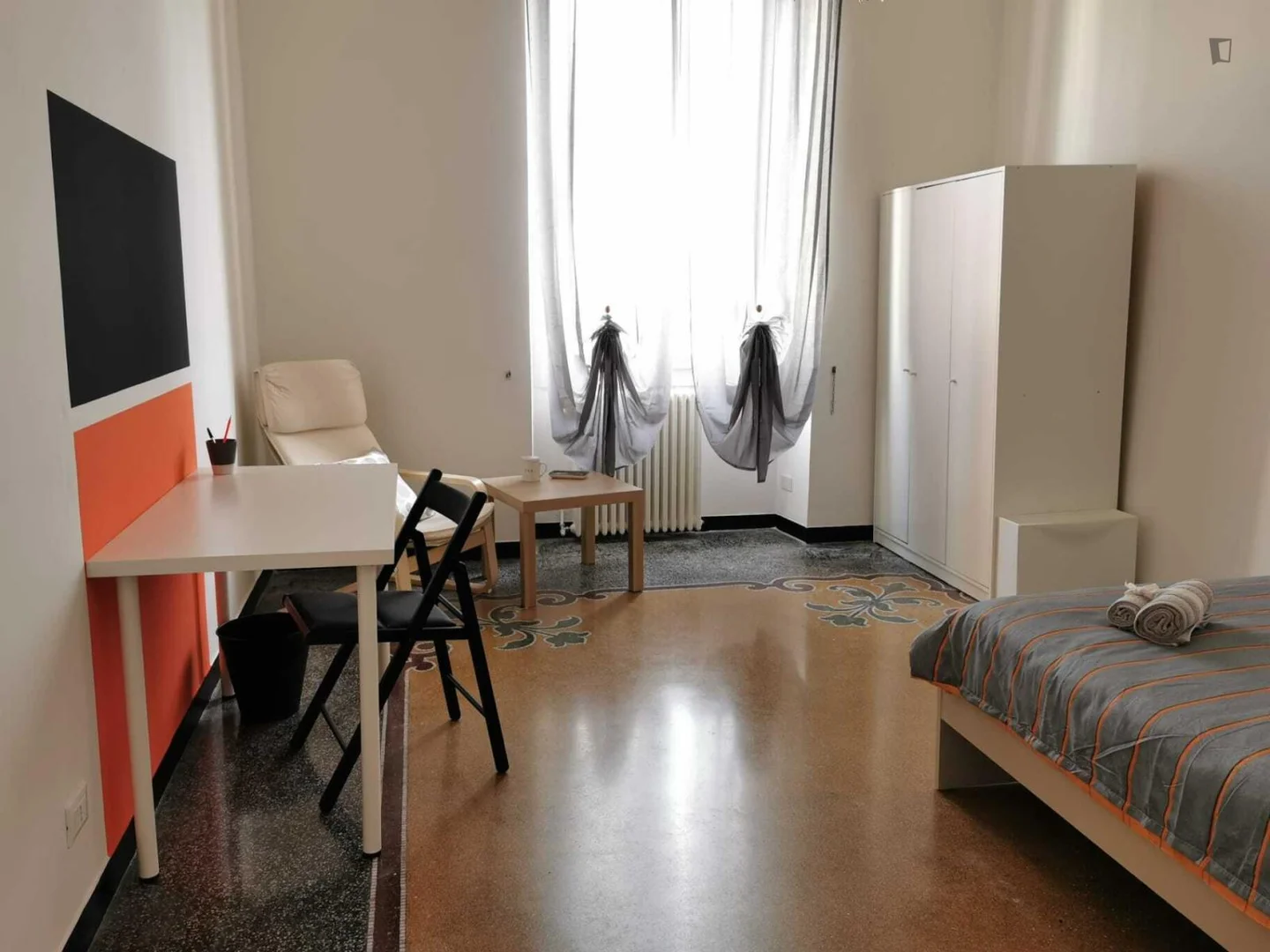 Quarto de estudante económico com localização conveniente em